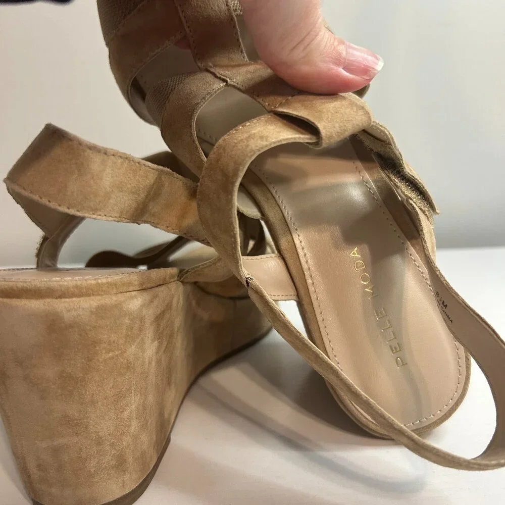 Pelle Moda Wiltz‎ Wedge, Tan 8.5